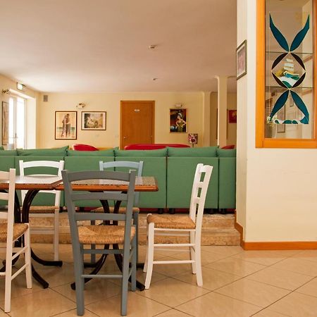 Hotel Rugantino Чезенатико Экстерьер фото