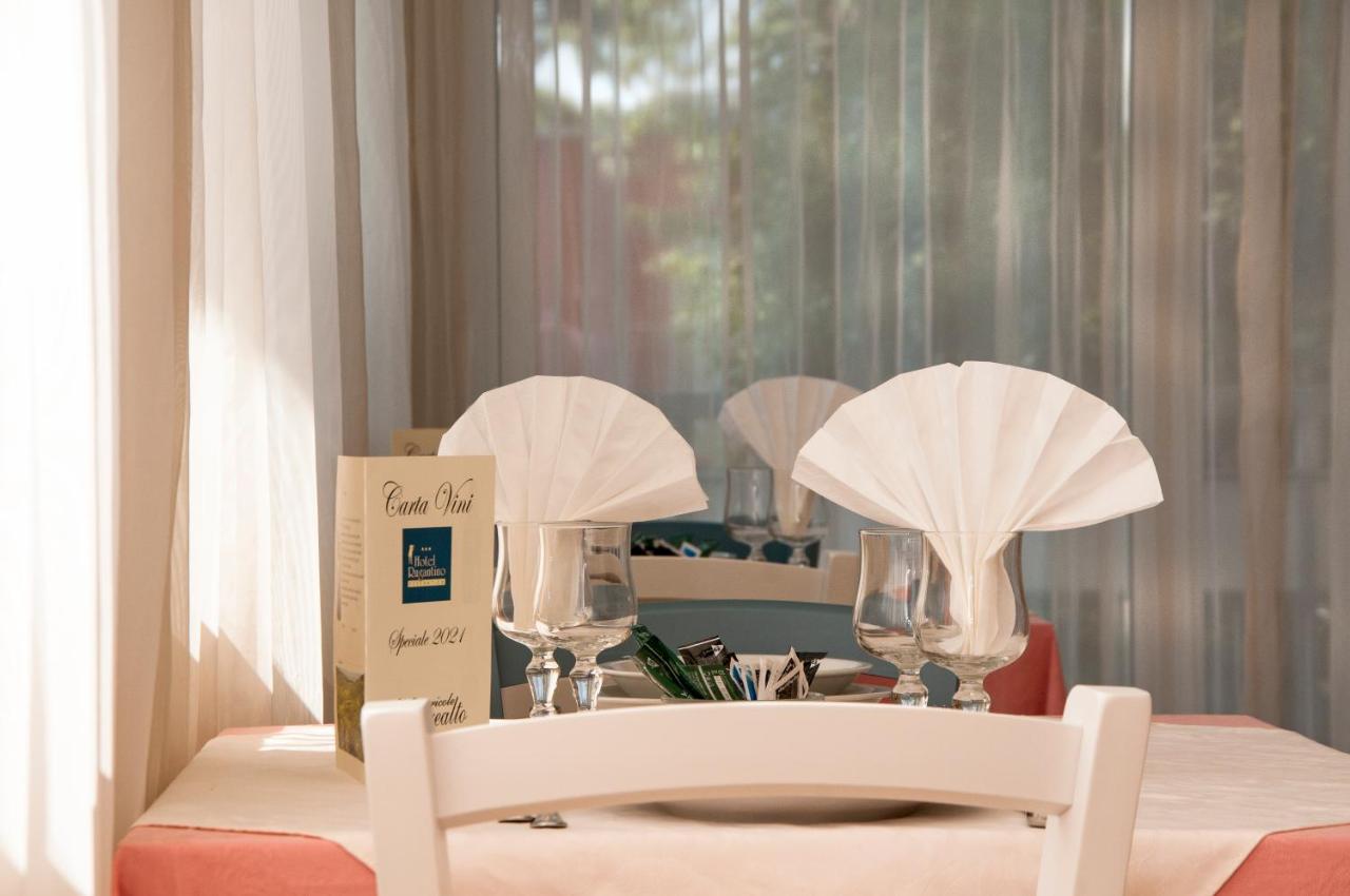 Hotel Rugantino Чезенатико Экстерьер фото