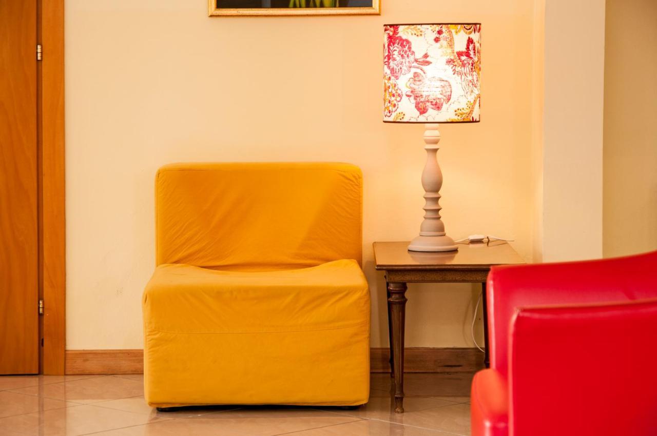 Hotel Rugantino Чезенатико Экстерьер фото